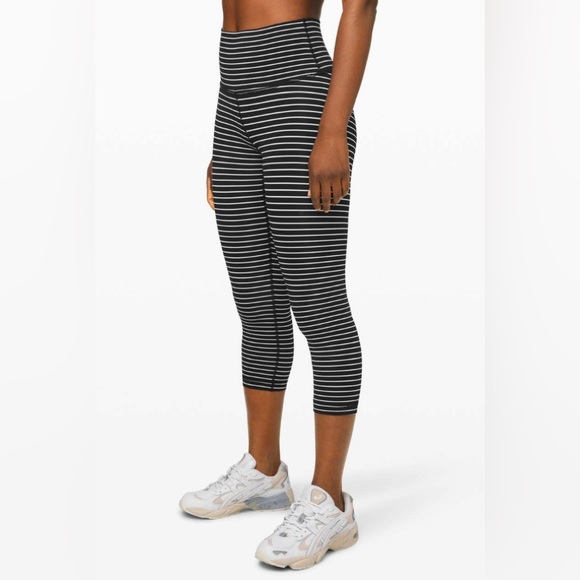 🍋 Lululemon Wunder Under Crop (High-Rise) *Luxtreme 21” - Picture 9 of 11